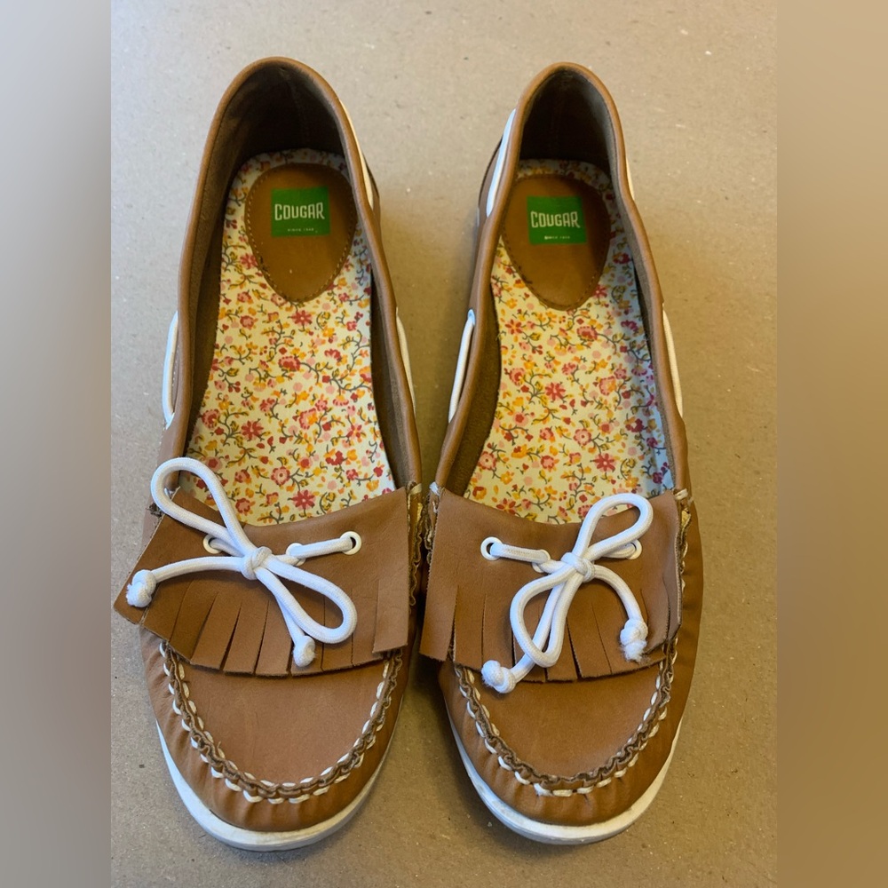 Cougar Slip on Flats Moccasins Boat Shoes Loafers Size 10 Brown with White Laces